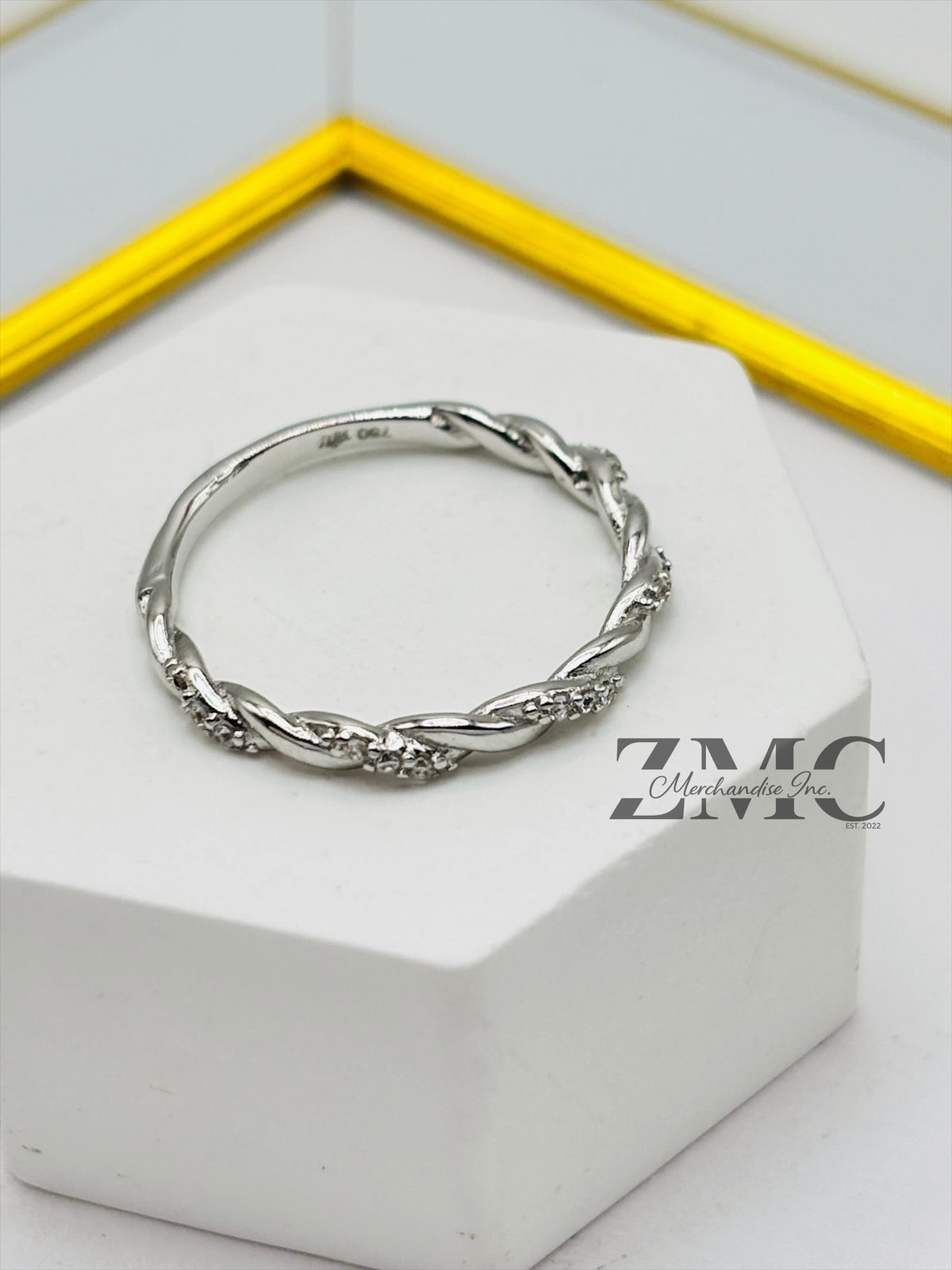 18K White Gold Ring
