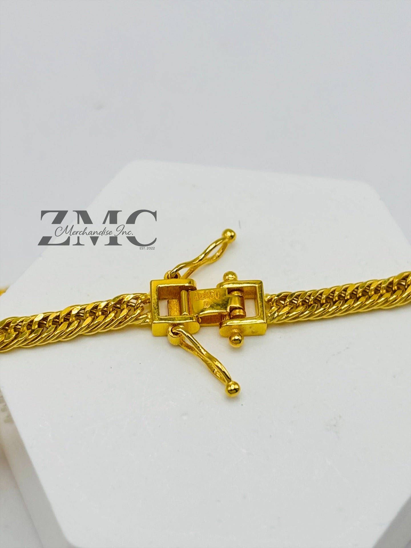 18K Gold Triple Lock Bracelet 2.5 mm
