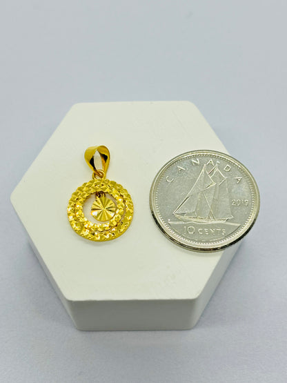 18k Gold Circle Pendant