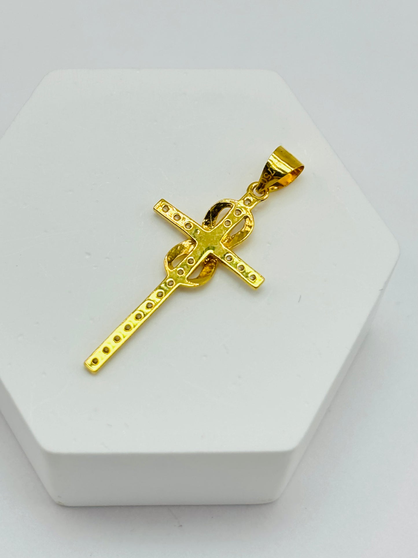 18K Gold Cross Pendant Stone