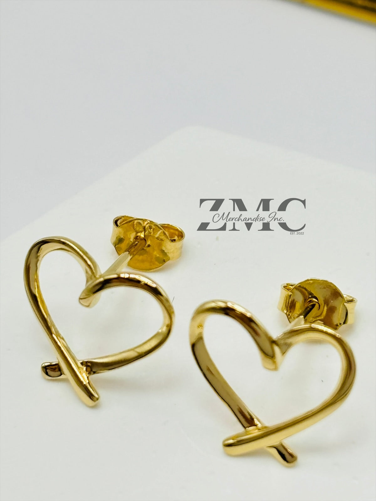 18K Gold Open Heart Earrings