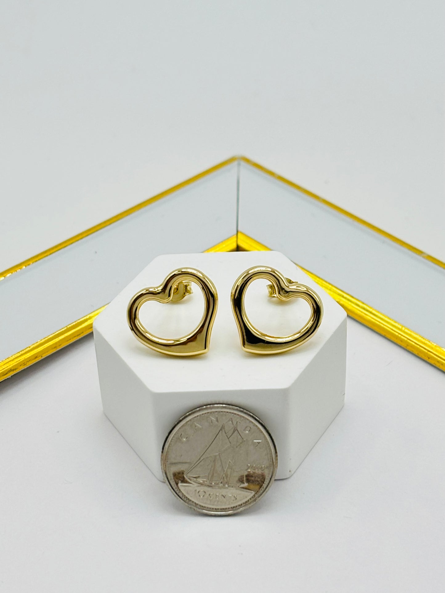 18K Gold Open Heart Earrings