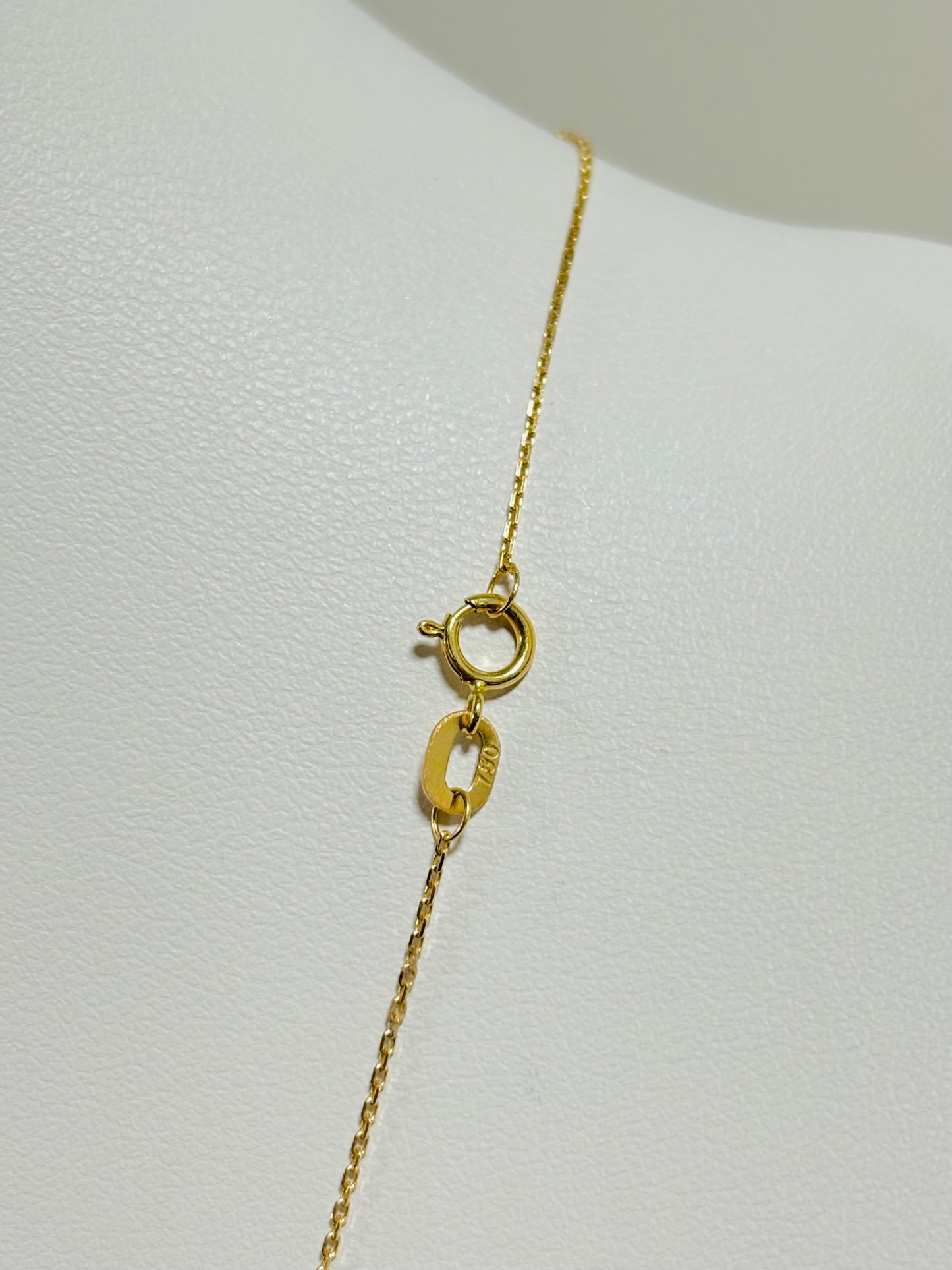 18K Gold Teardrop Attached Pendant Necklace