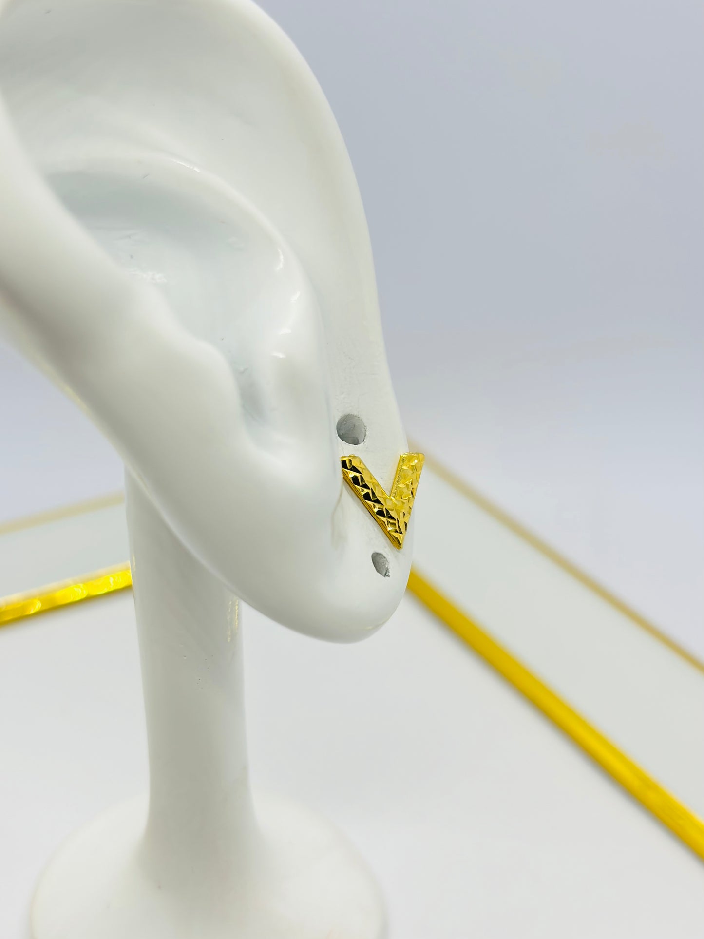 18K Gold V Earrings