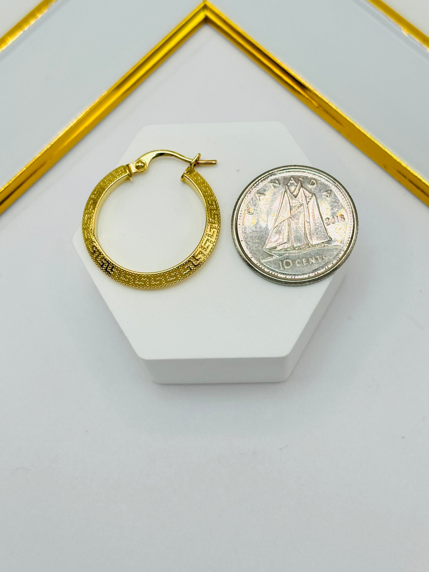 18K Gold F Loop Earrings