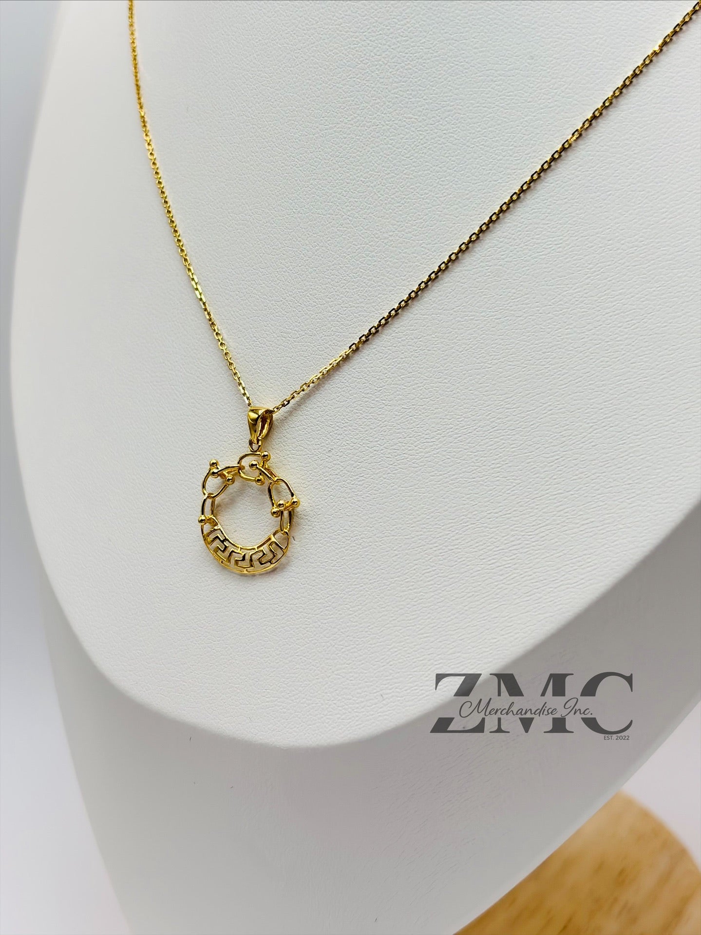 18K Gold Circle Hardware Necklace