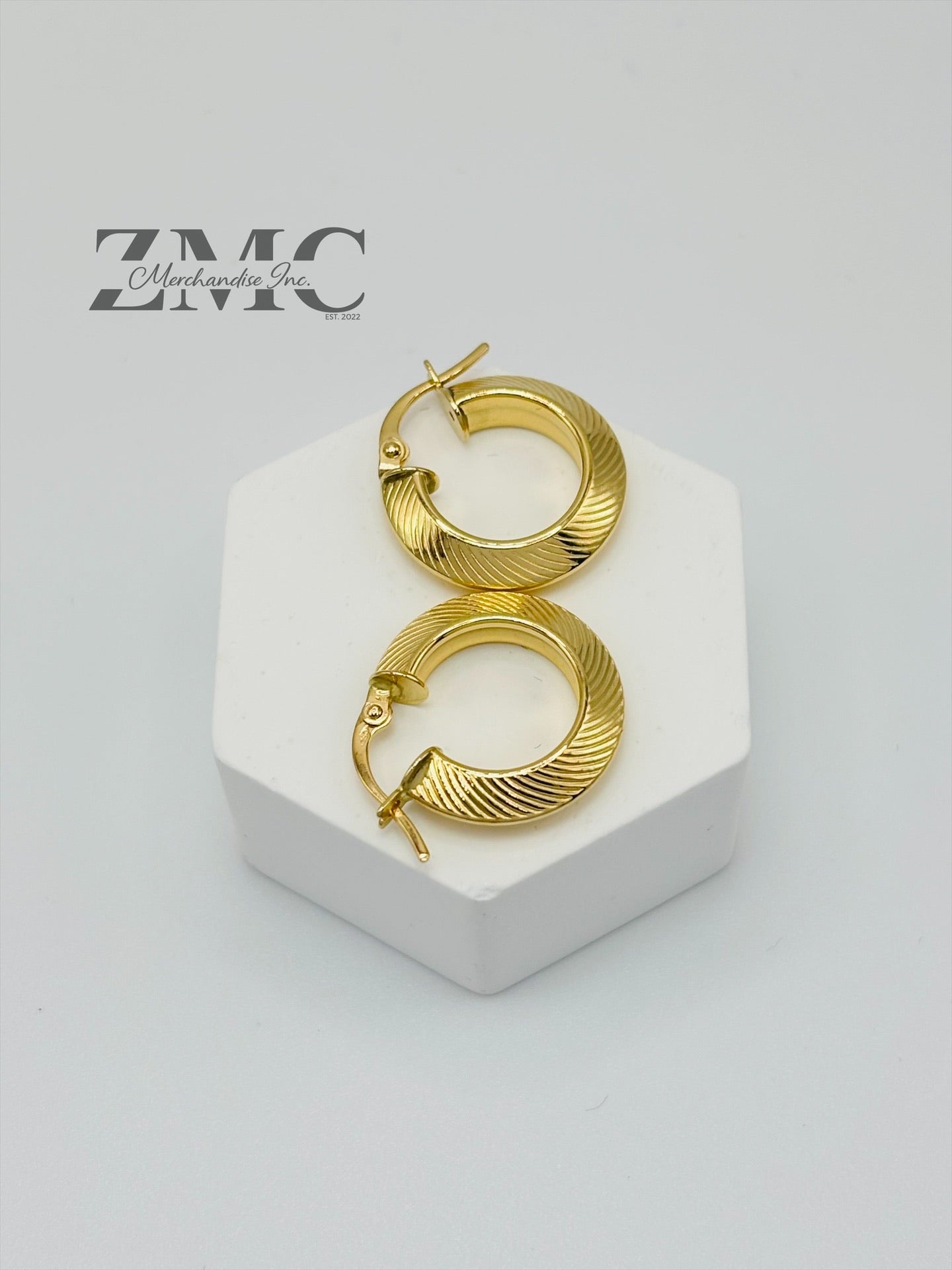 18K Gold Line Loop Earrings