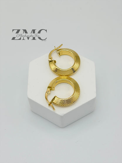 18K Gold Line Loop Earrings
