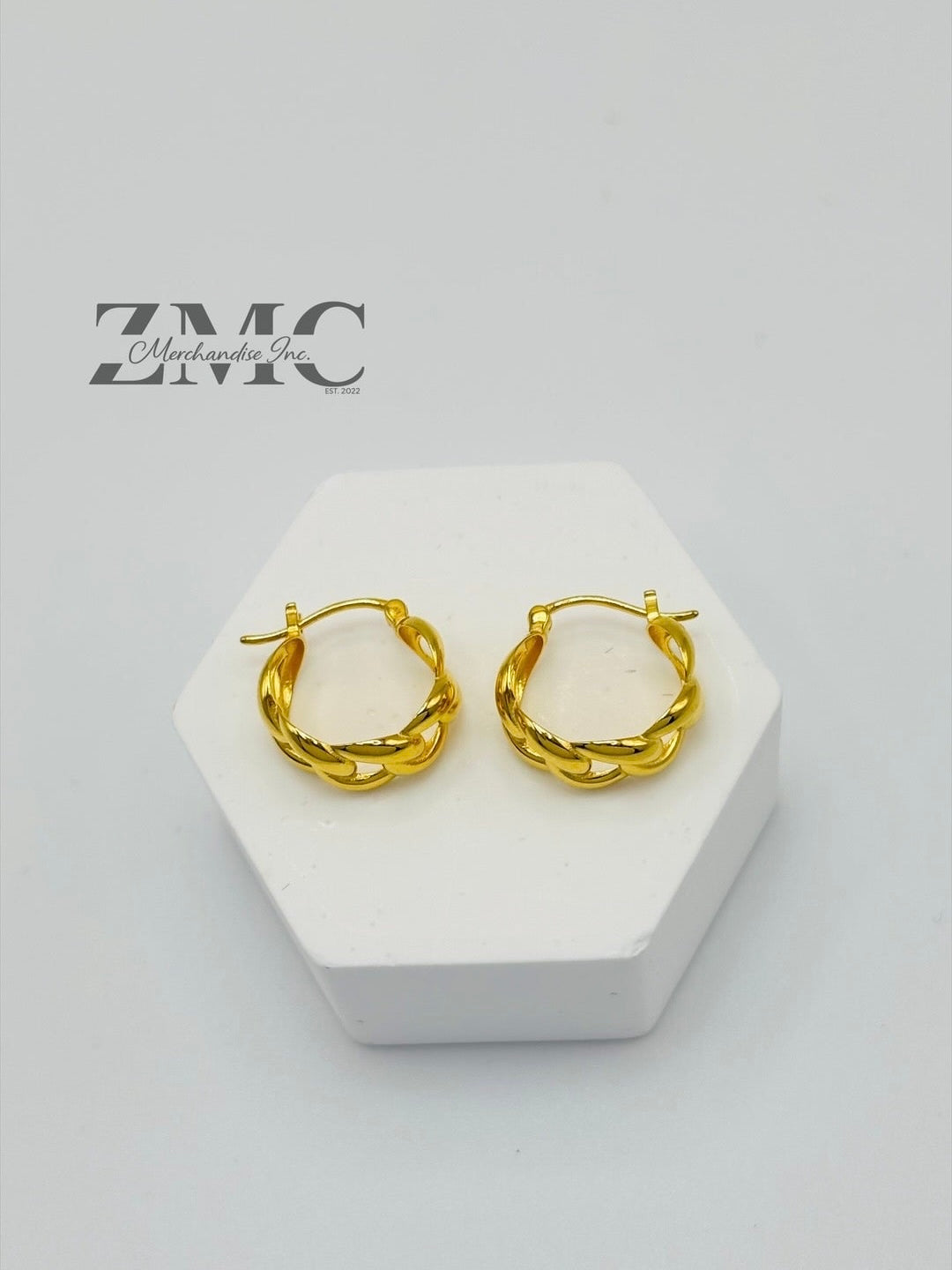 18K Gold Cadena Loop Earrings