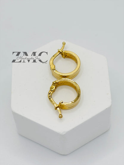 18K Gold Huggies Loop Earrings (Imperfection)