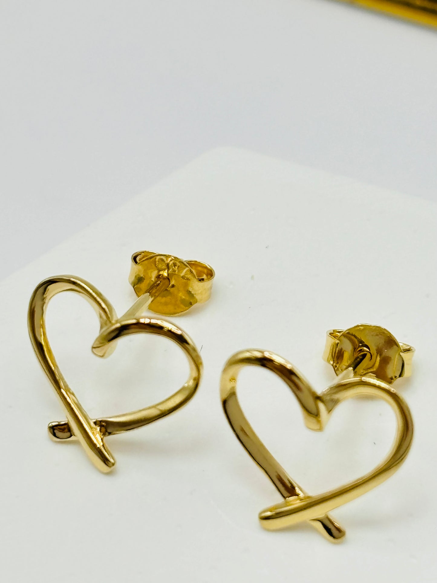 18K Gold Open Heart Earrings