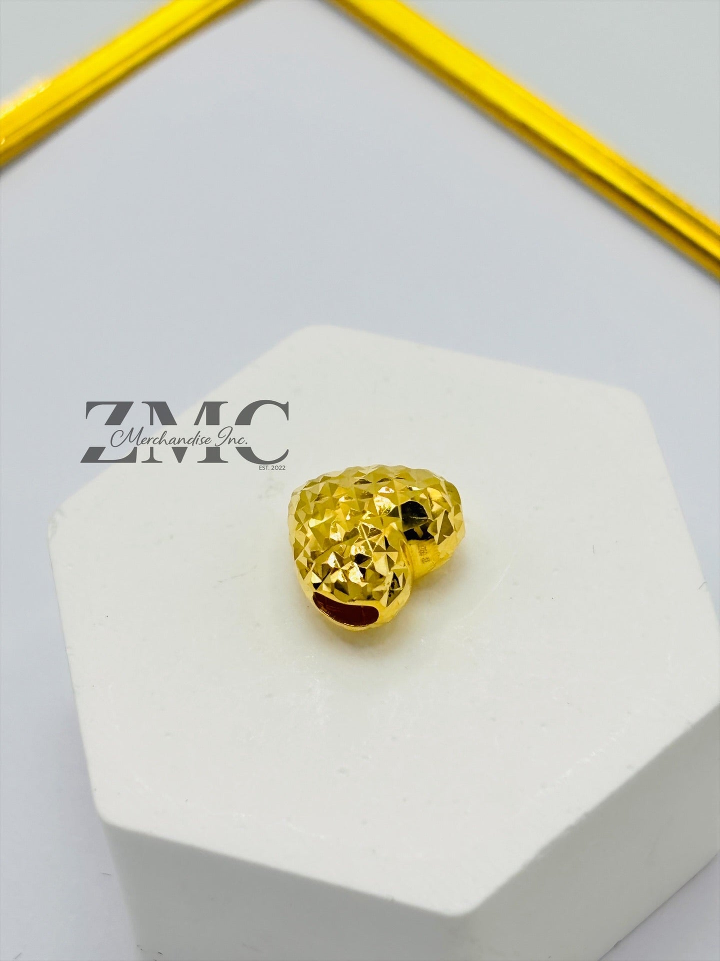 18K Gold Diamond Cut Heart Pendant