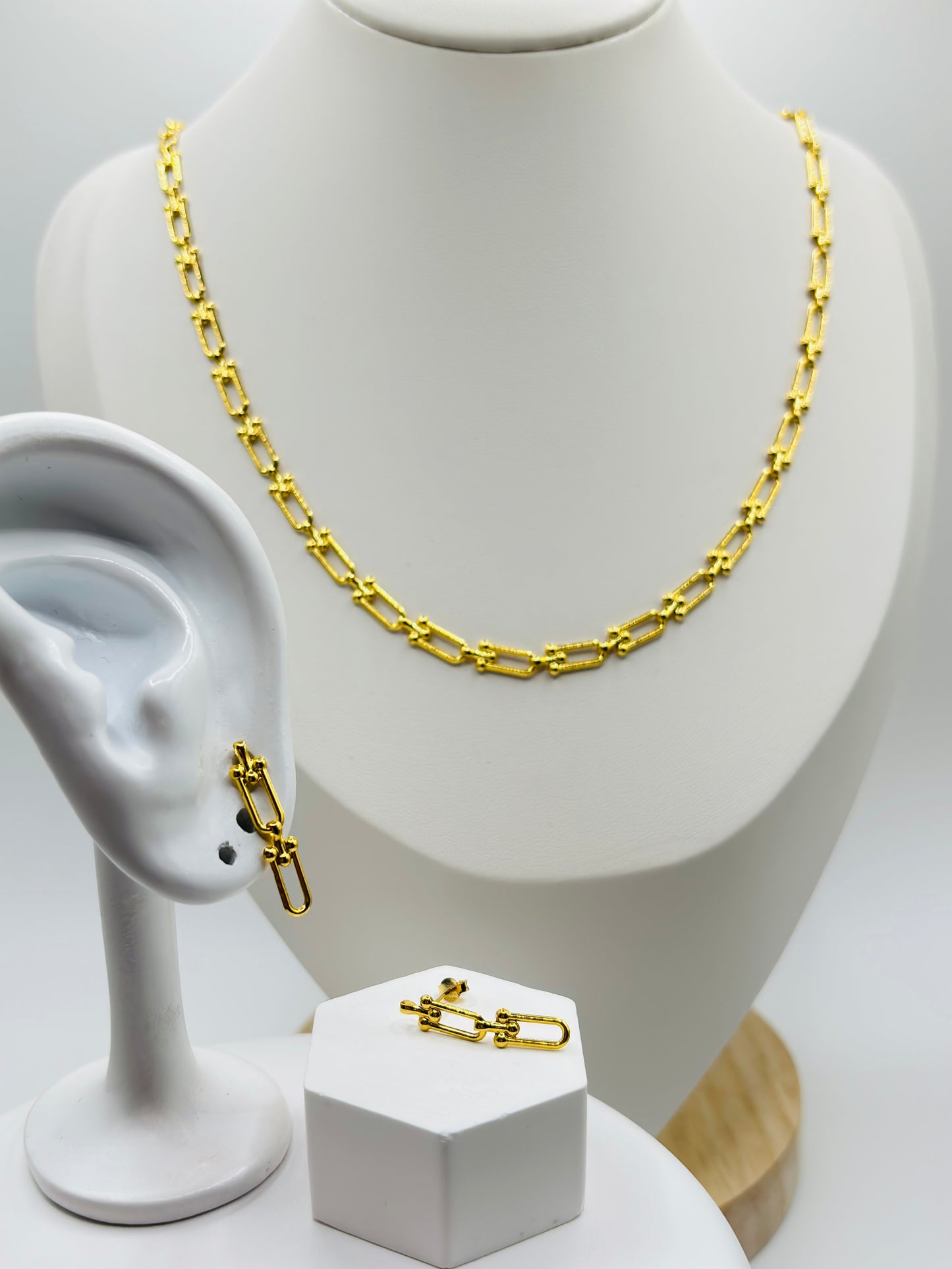 18K Gold Flat Hardware Necklace and Earrings Set