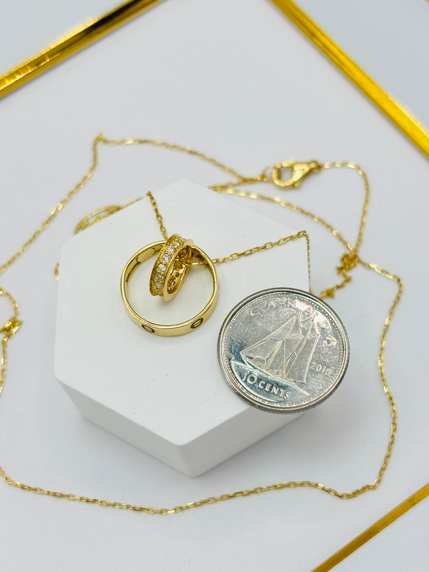 18K Gold Circle Attached Necklace