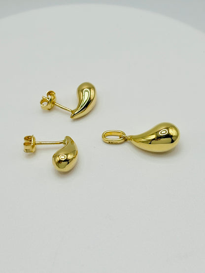 18K Gold Teardrop Earrings and Pendant Set