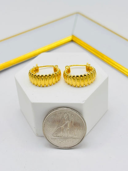 18K Gold Ribbed Loop Earrings