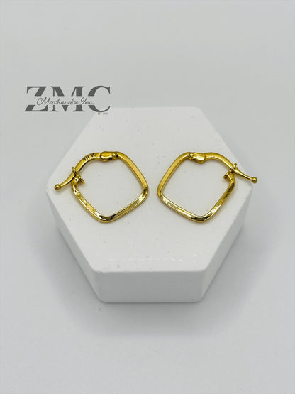 18K Gold Square Loop Earrings (Imperfection)
