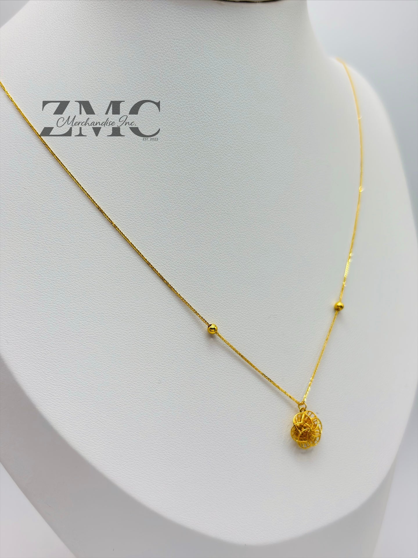 18K Gold Attached Flower Necklace