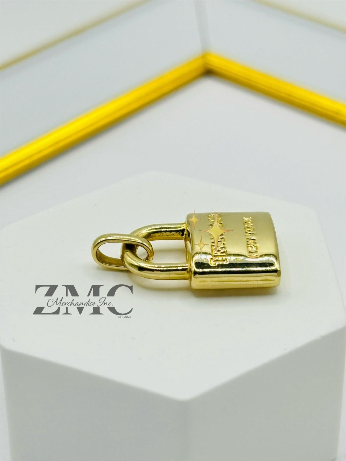 K18 Japan Gold Pad lock Pendant