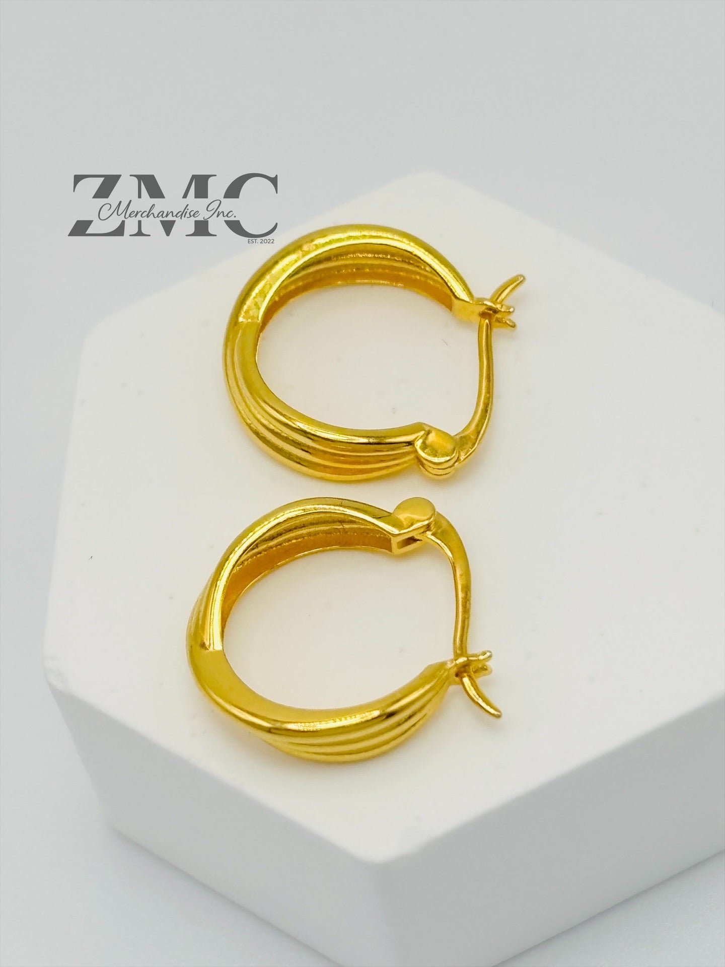 18k Gold Line Loop Earrings