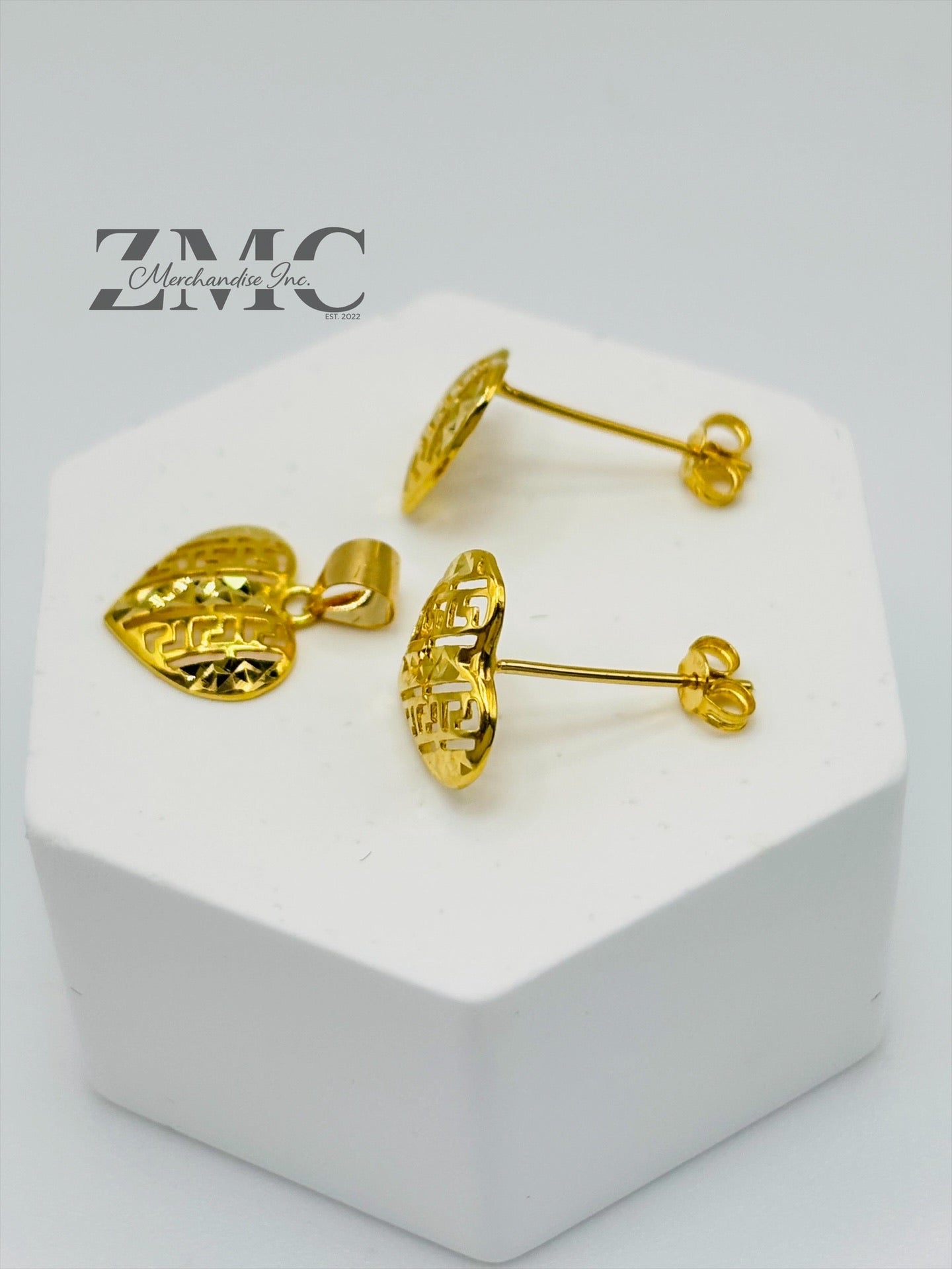 18K Gold Heart Earrings and Pendant Set