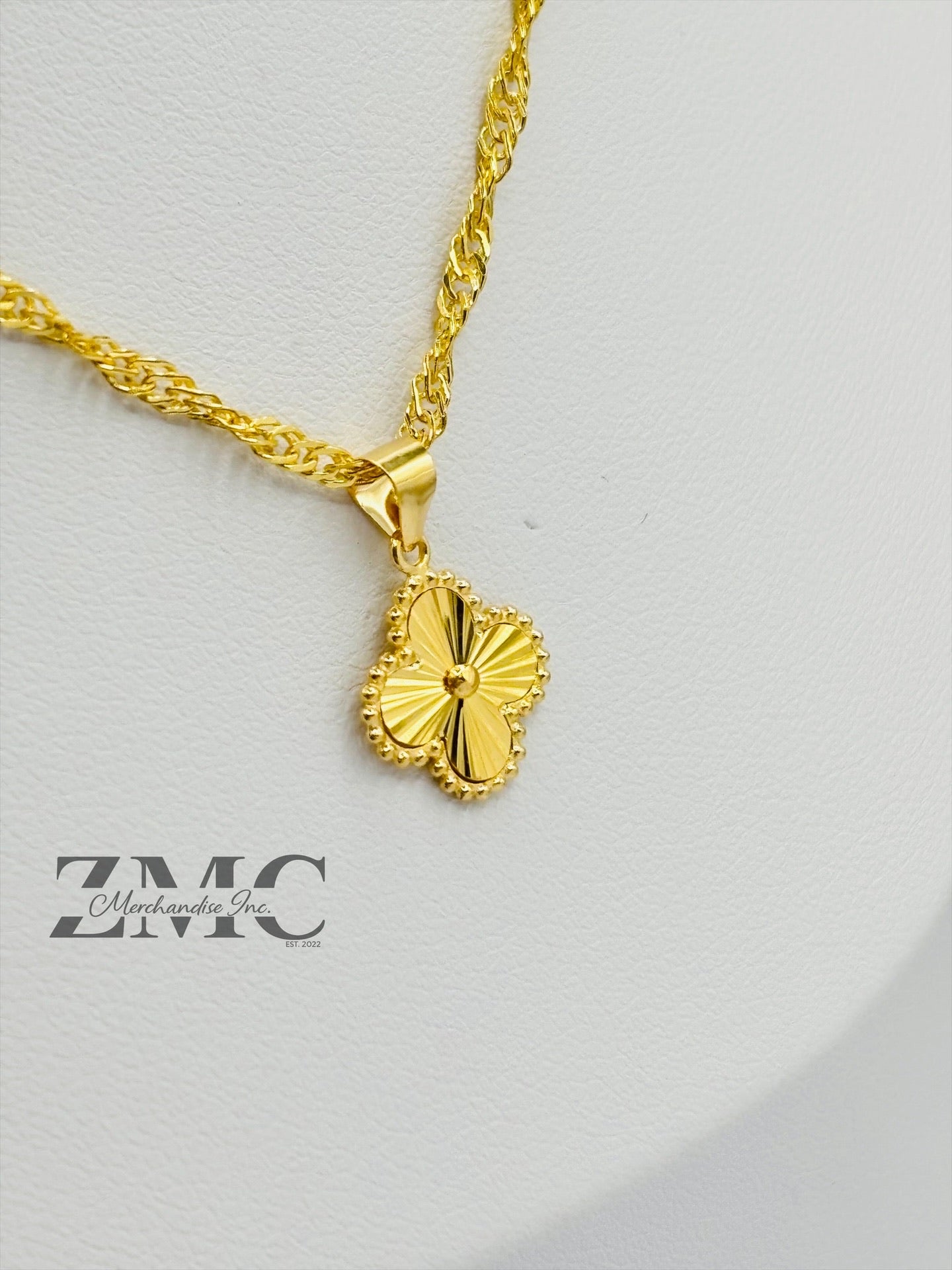 18K Gold Clover Twisted Necklace