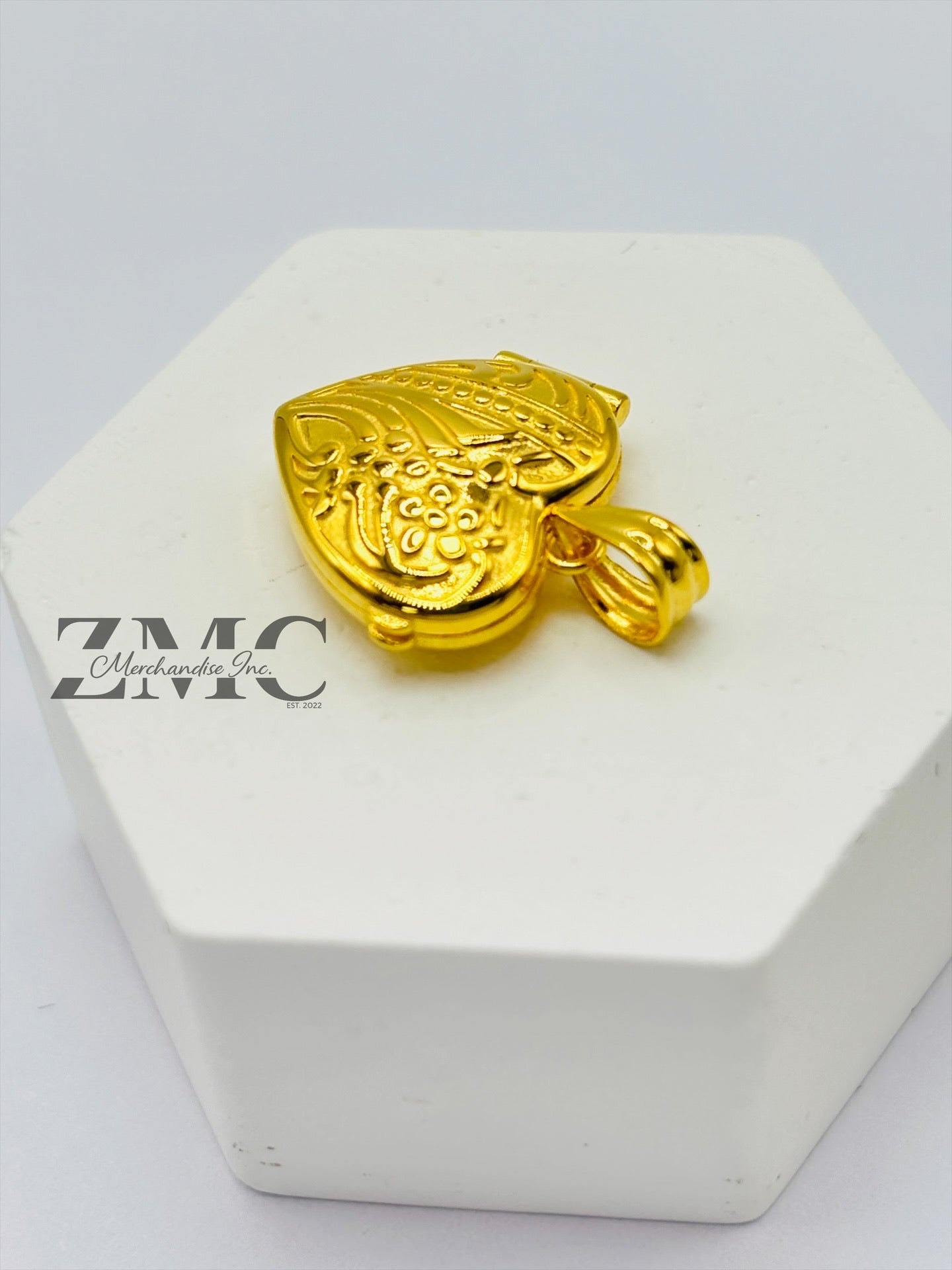 18K Gold Locket Heart Pendant