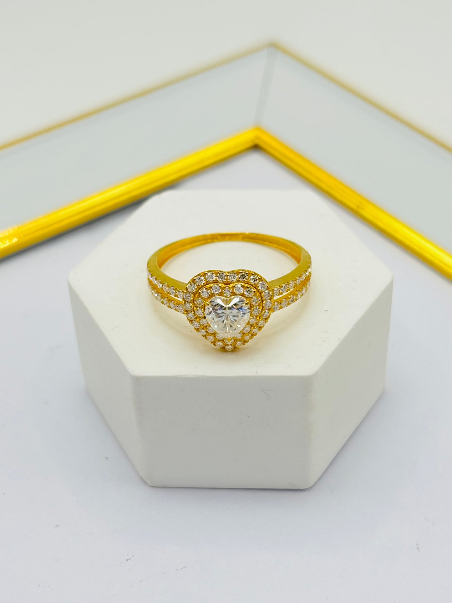 18K Gold Heart Moissanite Diamond Ring