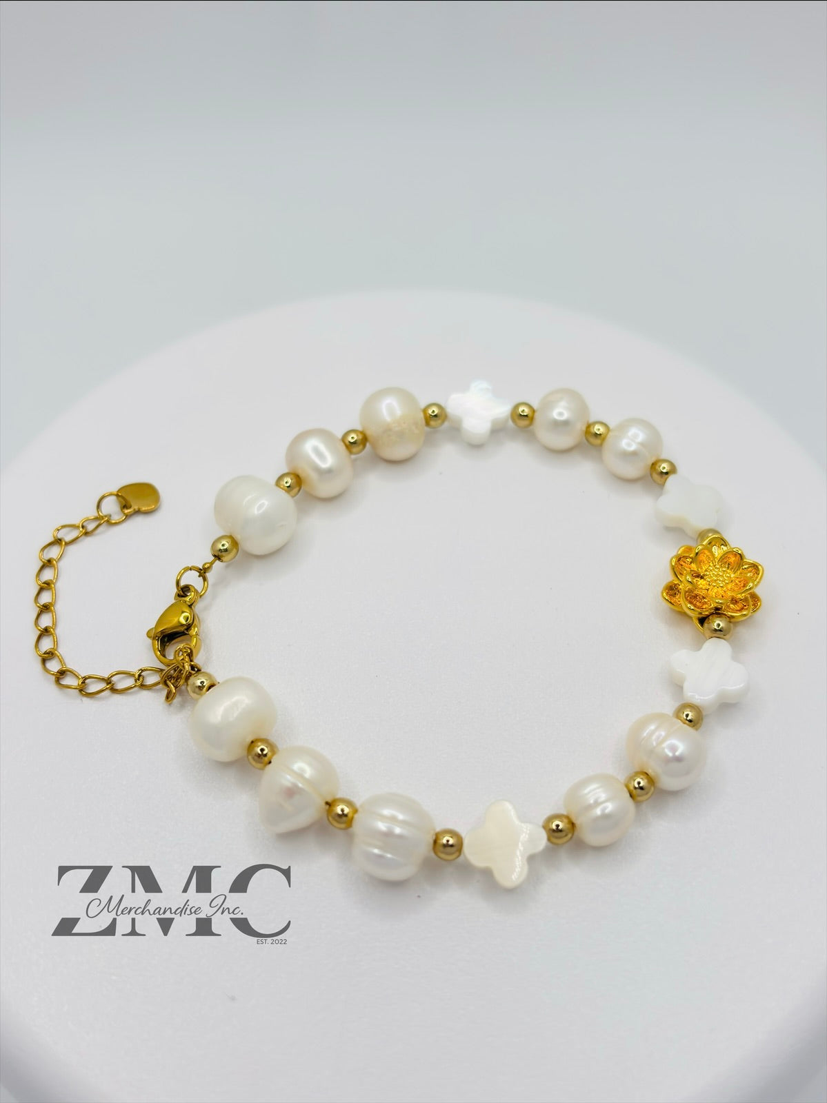 18K Gold Lucky Lotus Flower Bracelet Fresh Water Pearl Stone ( Hollow Empty Inside)