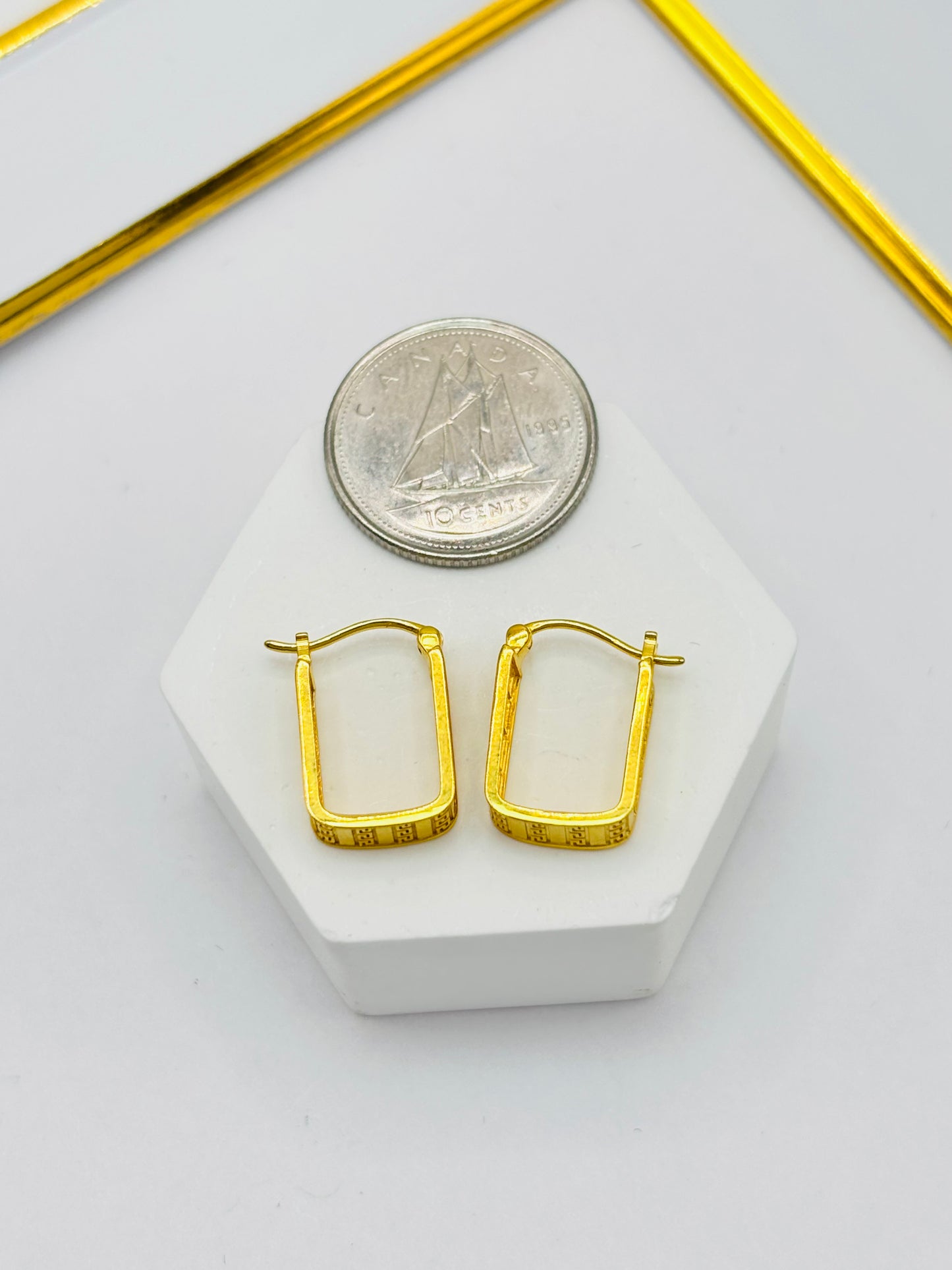 18K Gold Square F Loop Earrings