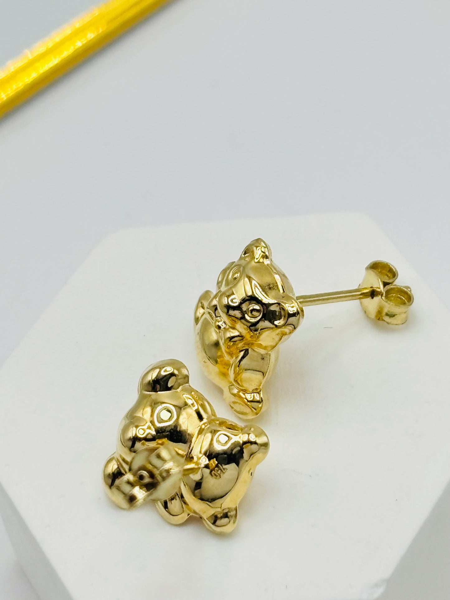 18K Gold Bear Earrings 11.2 mm