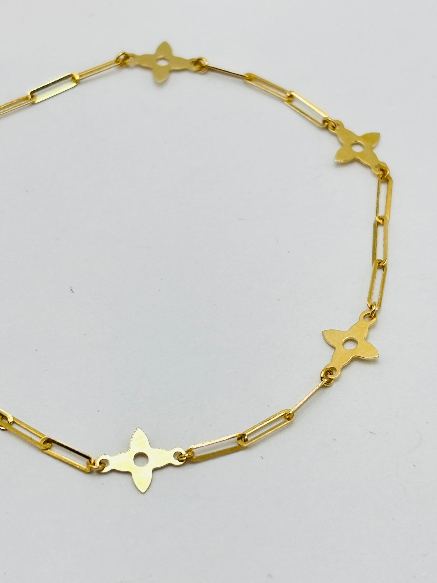18K Gold Paperclip Flower Bracelet