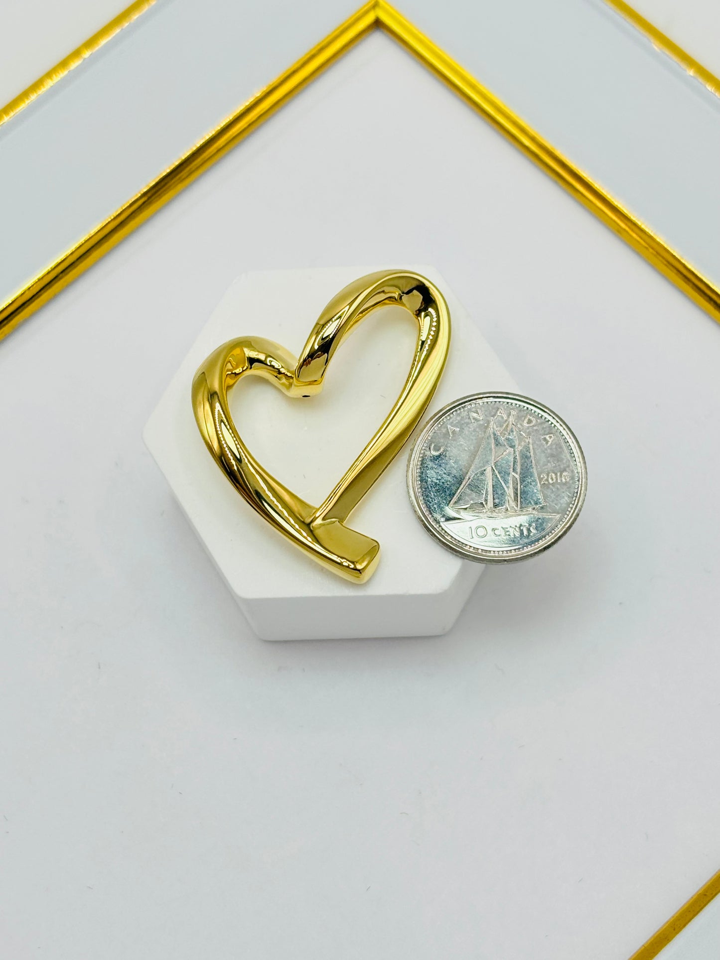 18K Gold Open Heart Pendant Chunky 30 mm