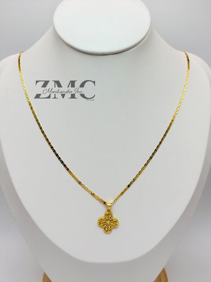 18K Gold Diamond Cut Clover Necklace