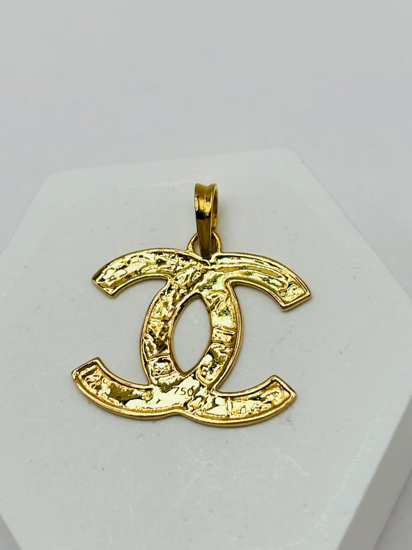 18K Gold C Pendant