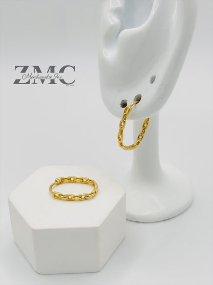 18K Gold G Loop Earrings