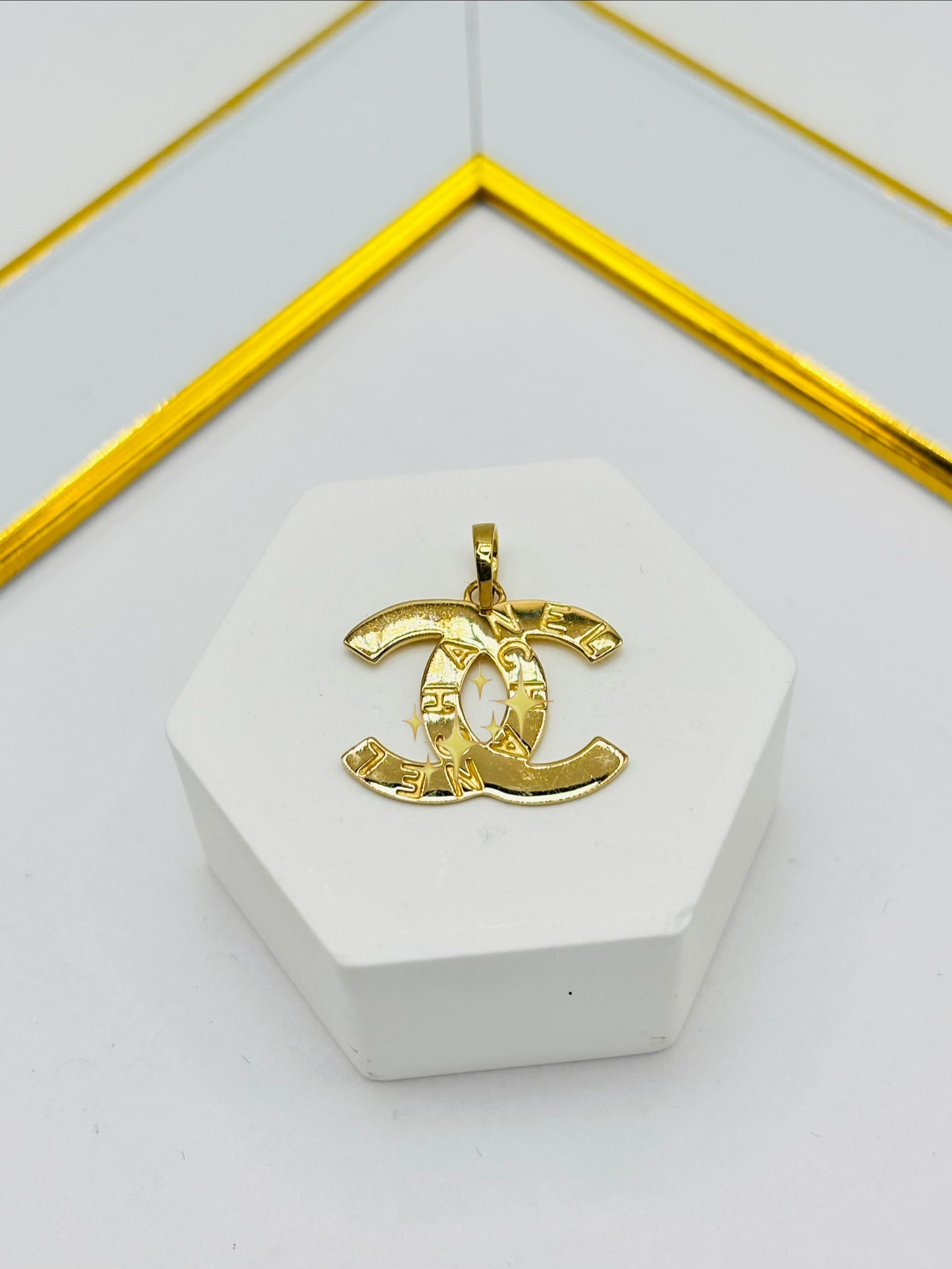 18K Gold C Pendant