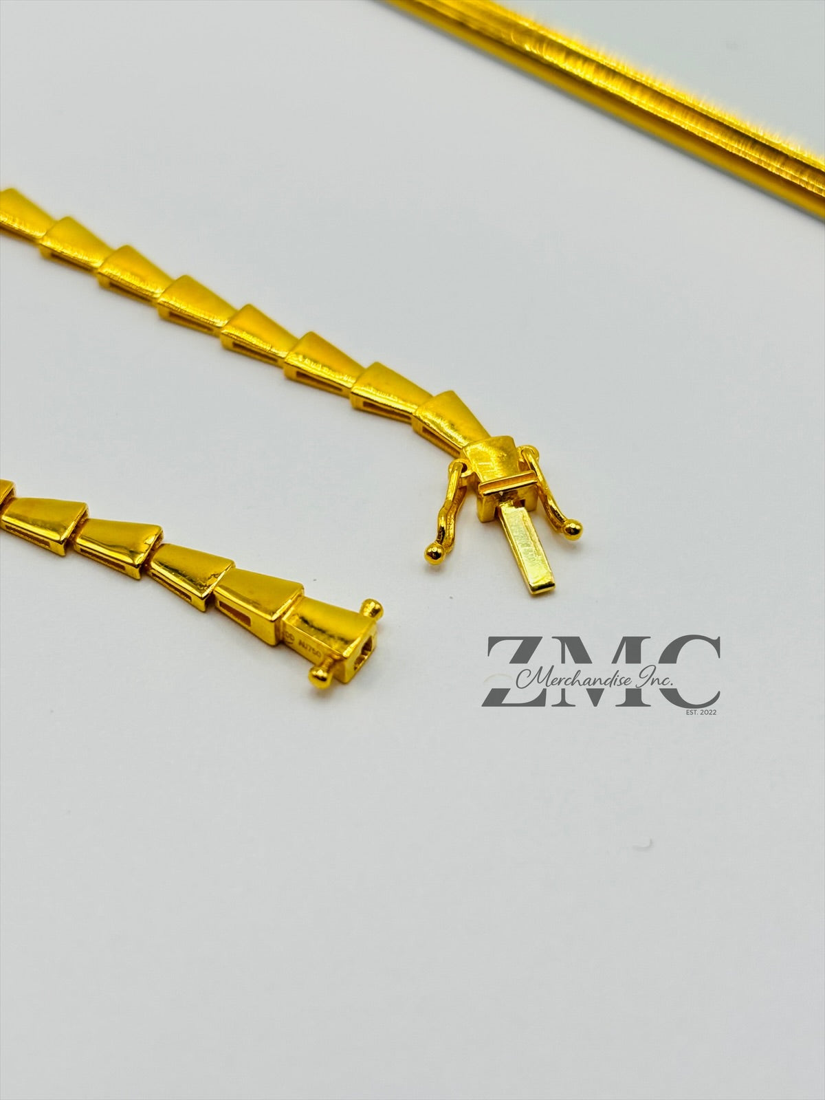 18K Gold Serpentine Triple Lock Bracelet