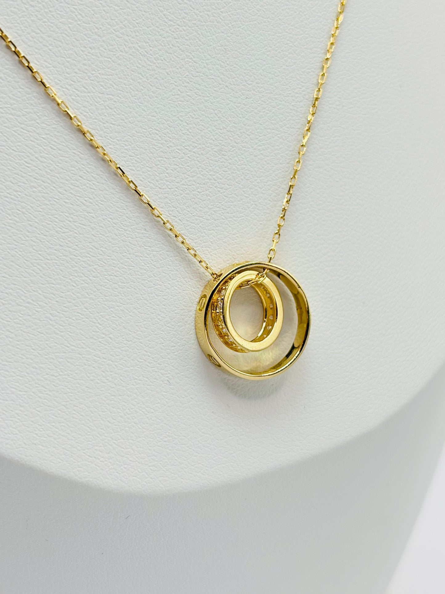 18K Gold Circle Attached Necklace