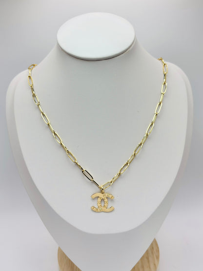 18K Gold Paperclip C Necklace