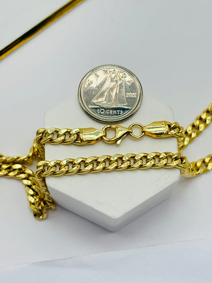 18K Gold C Necklace