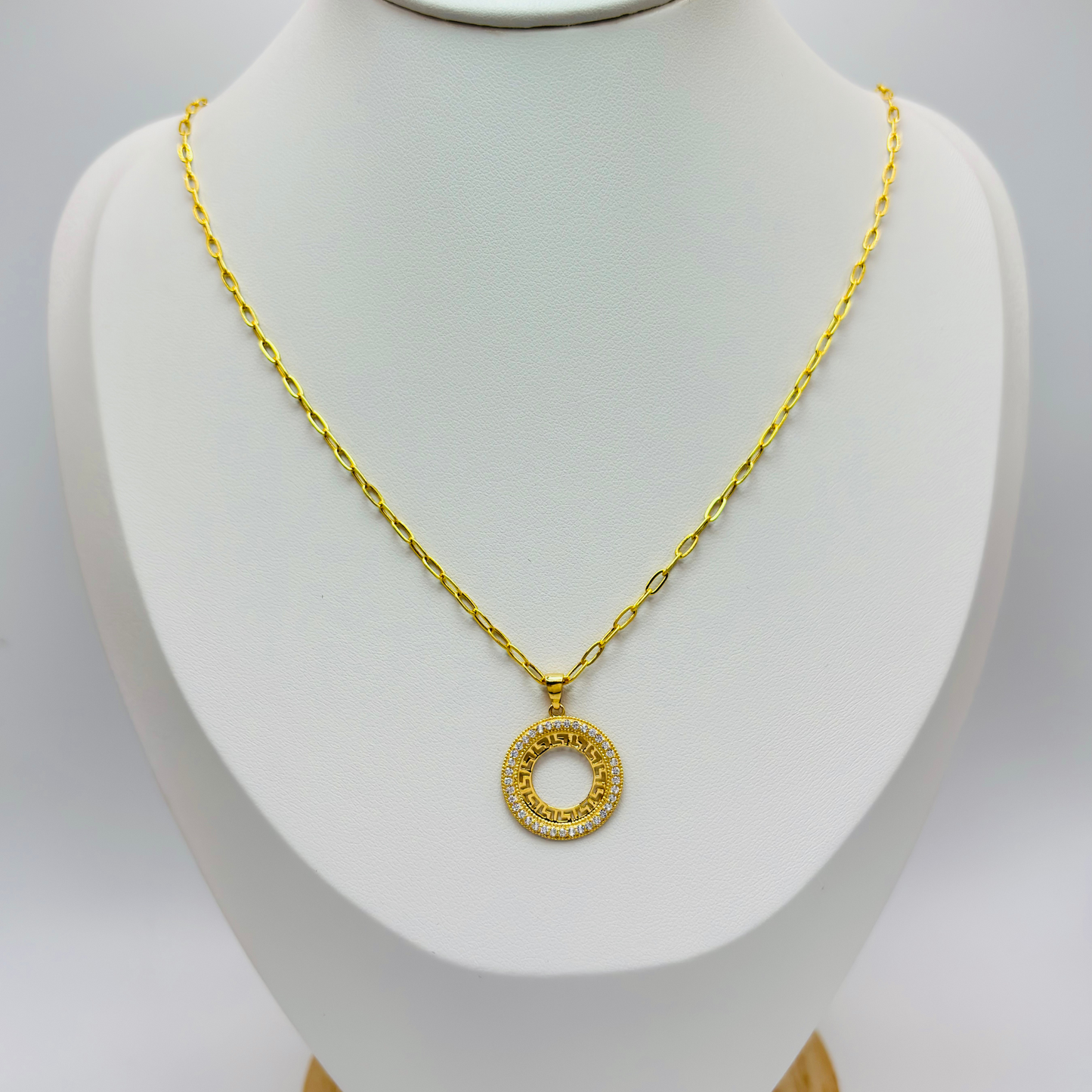 18K Gold Circle Necklace
