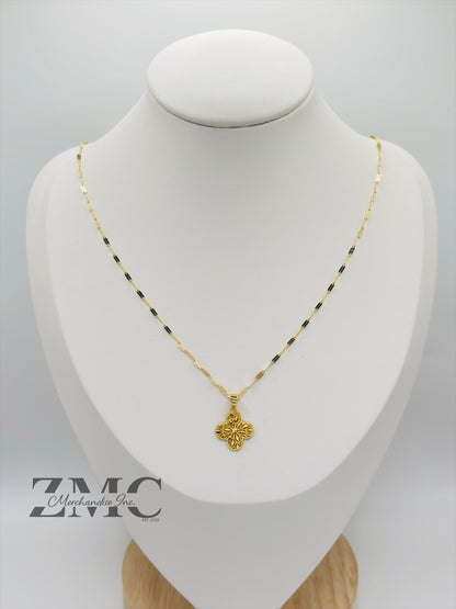 18K Gold Diamond Cut Clover Necklace