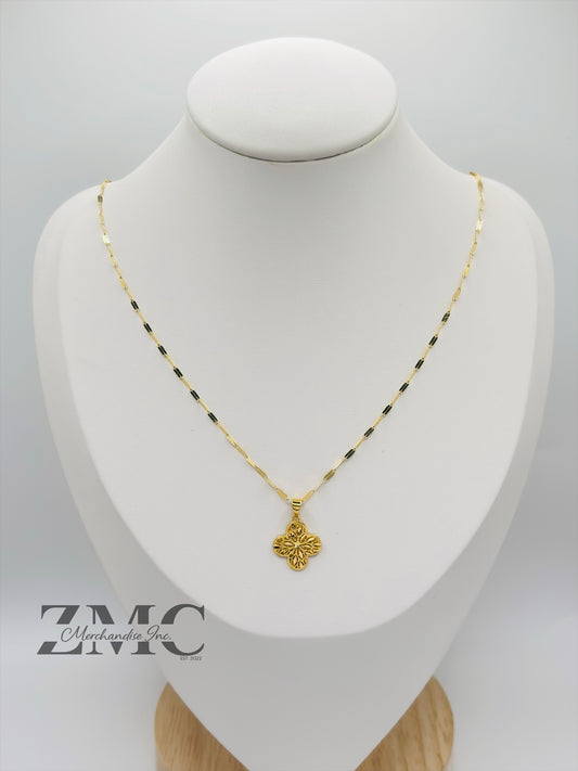 18K Gold Diamond Cut Clover Necklace