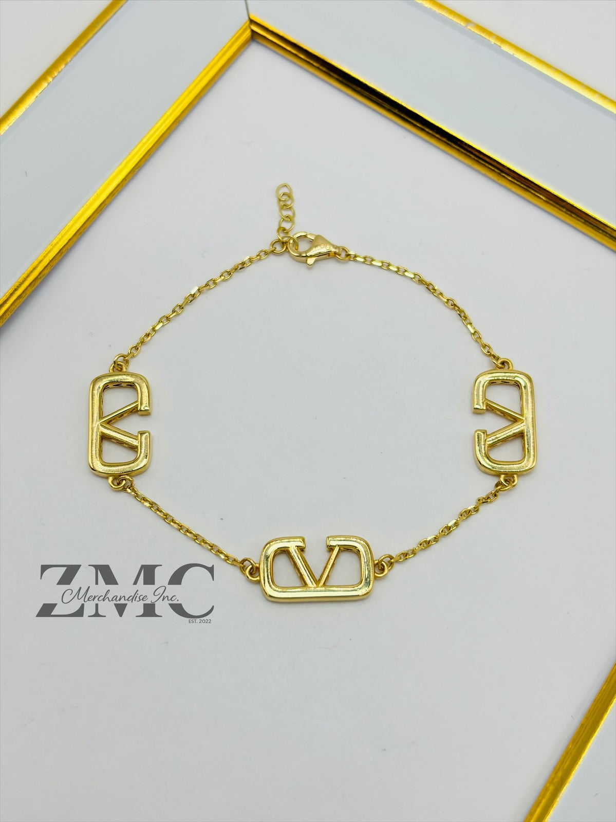 18K Gold V Attached Bracelet