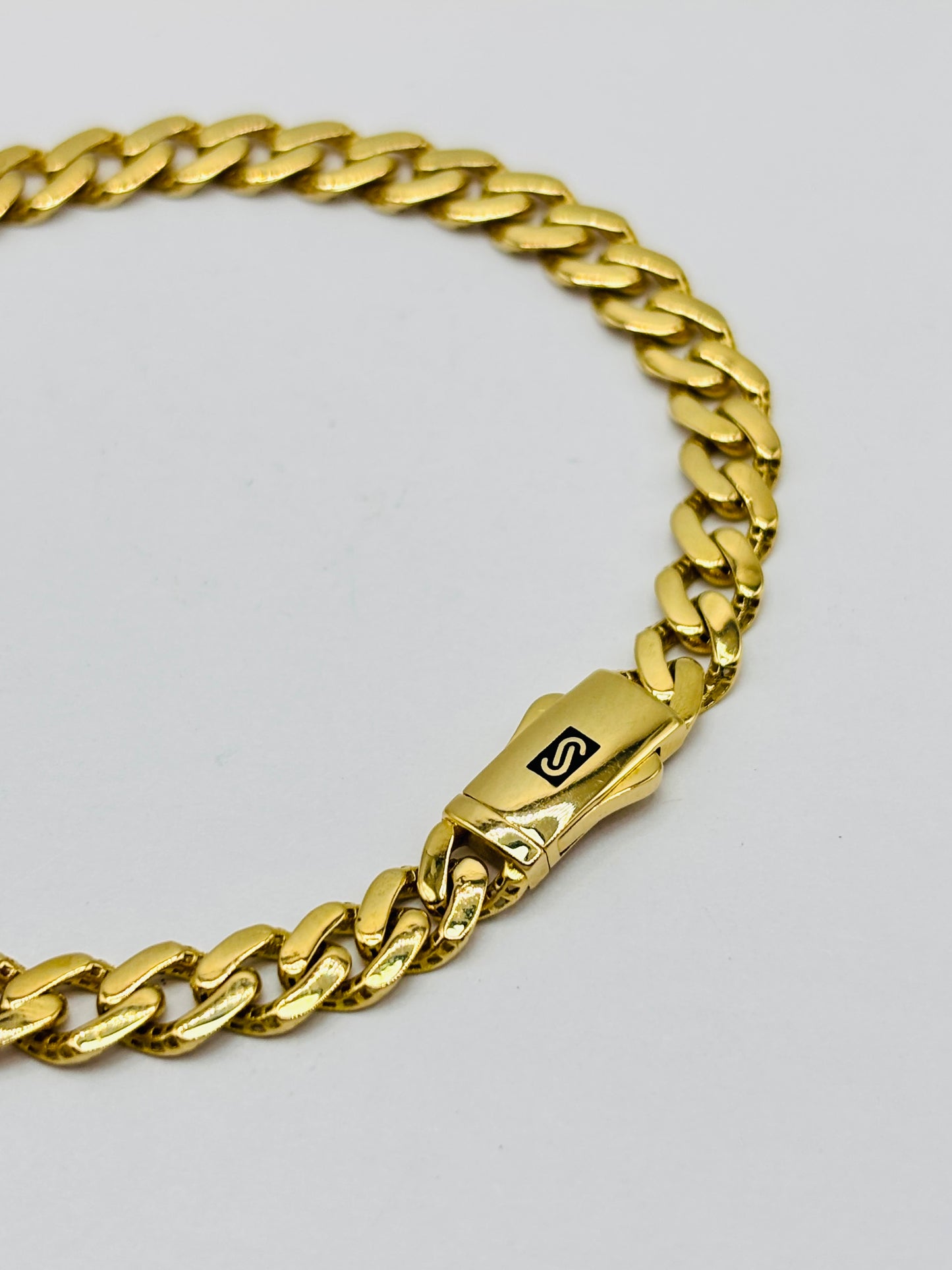 18K Gold Bracelet