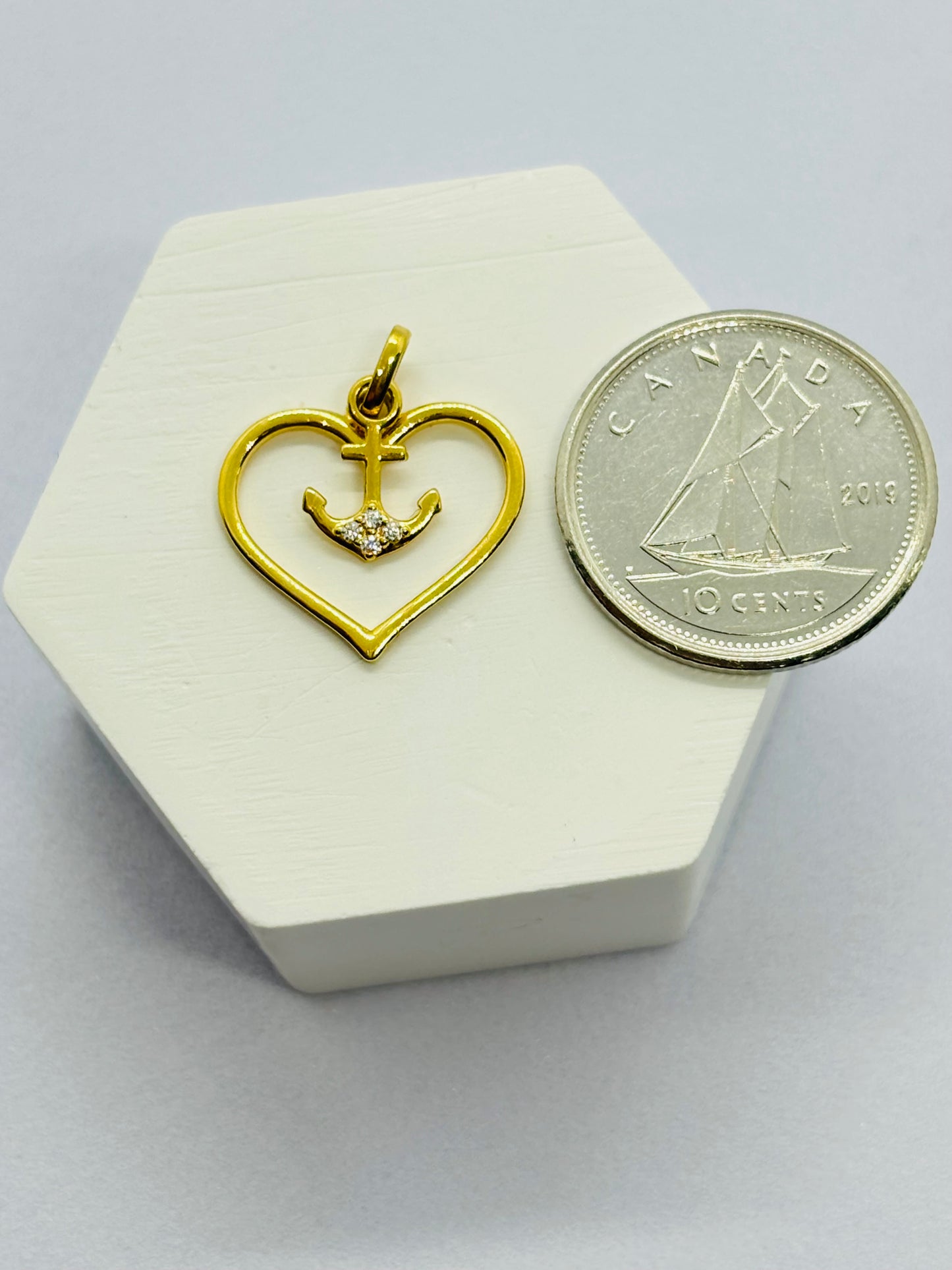 18K Gold Heart and Anchor Pendant