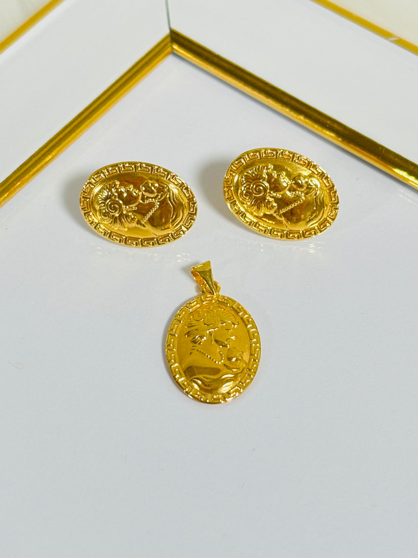 18K Gold Cameo Earrings and Pendant Set