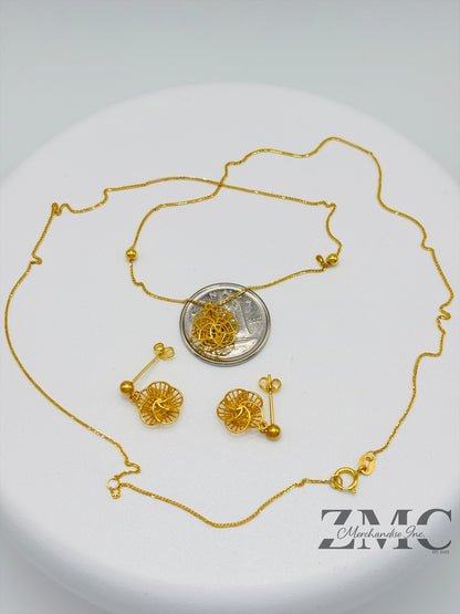 18K Gold Flower Earrings and Necklace Set
