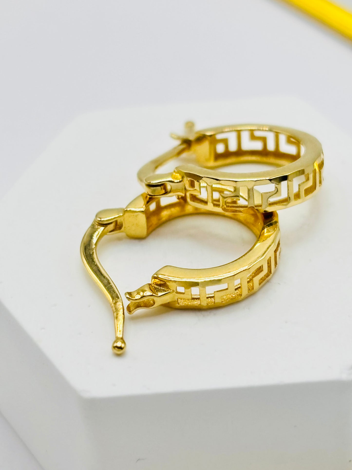 18K Gold Loop Earrings